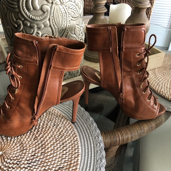 Gianni Bini Tan Leather Ankle bootie SZ 6 - Picture 8 of 11